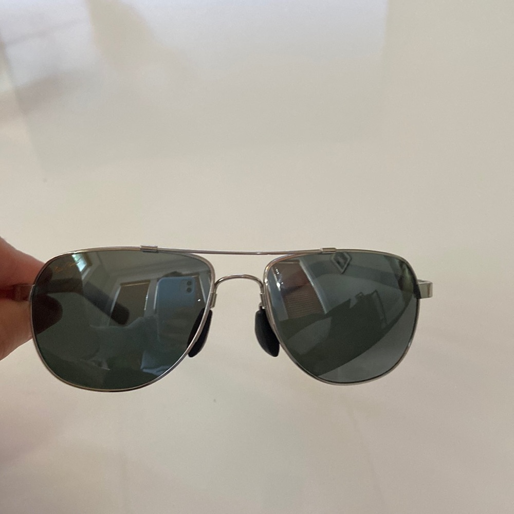Authentic Maui Jim polarized aviator style sunglasses